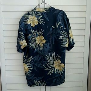 Island Republic Button Down Size L 100% Silk